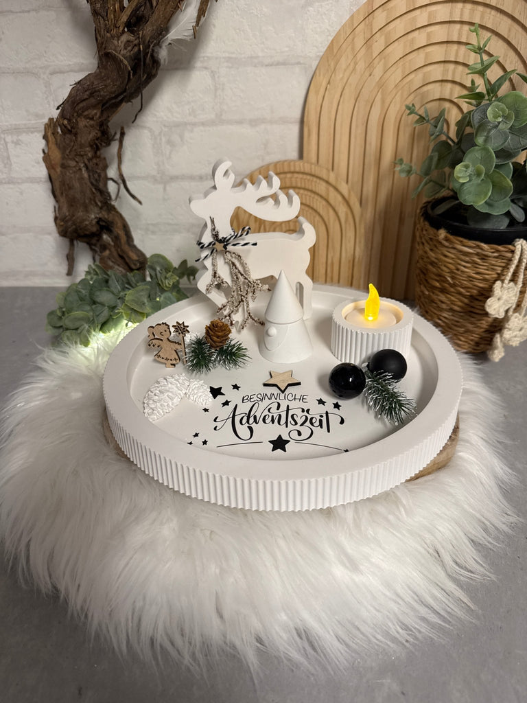 Adventsdeko „Besinnliche Adventszeit“ – Tablett mit Auto oder Elch - KB Socken