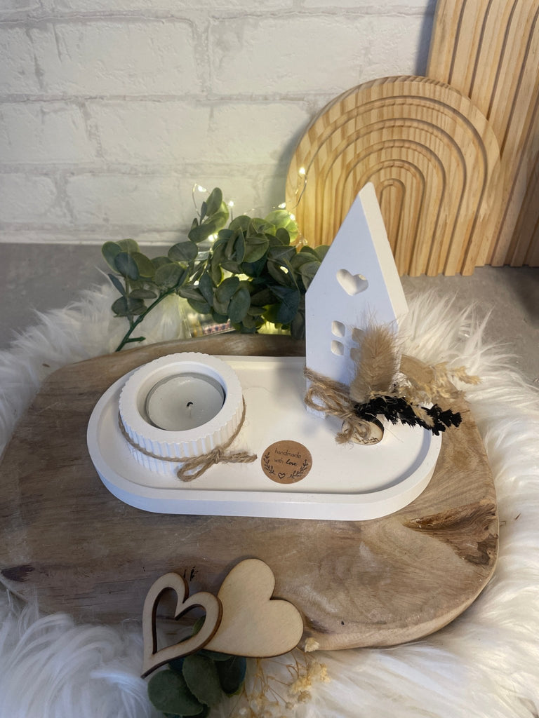 Deko - Set „Haus mit Herz“ – Keraflott, Trockenblumen & Teelichthalter - KB Socken