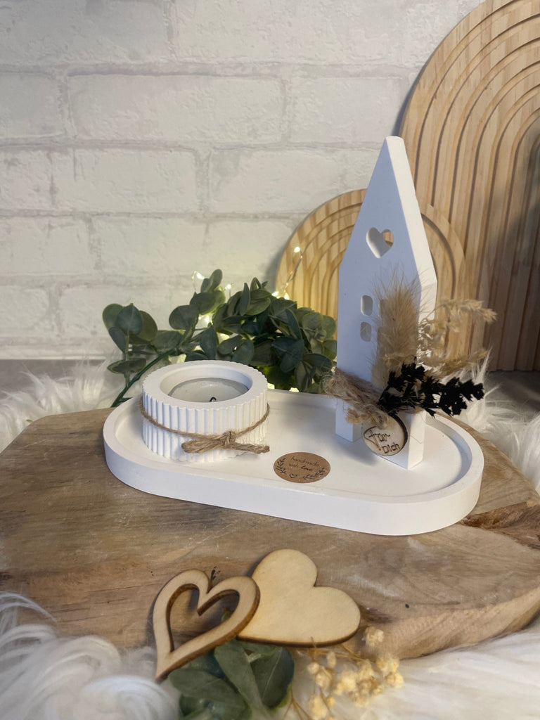 Deko - Set „Haus mit Herz“ – Keraflott, Trockenblumen & Teelichthalter - KB Socken