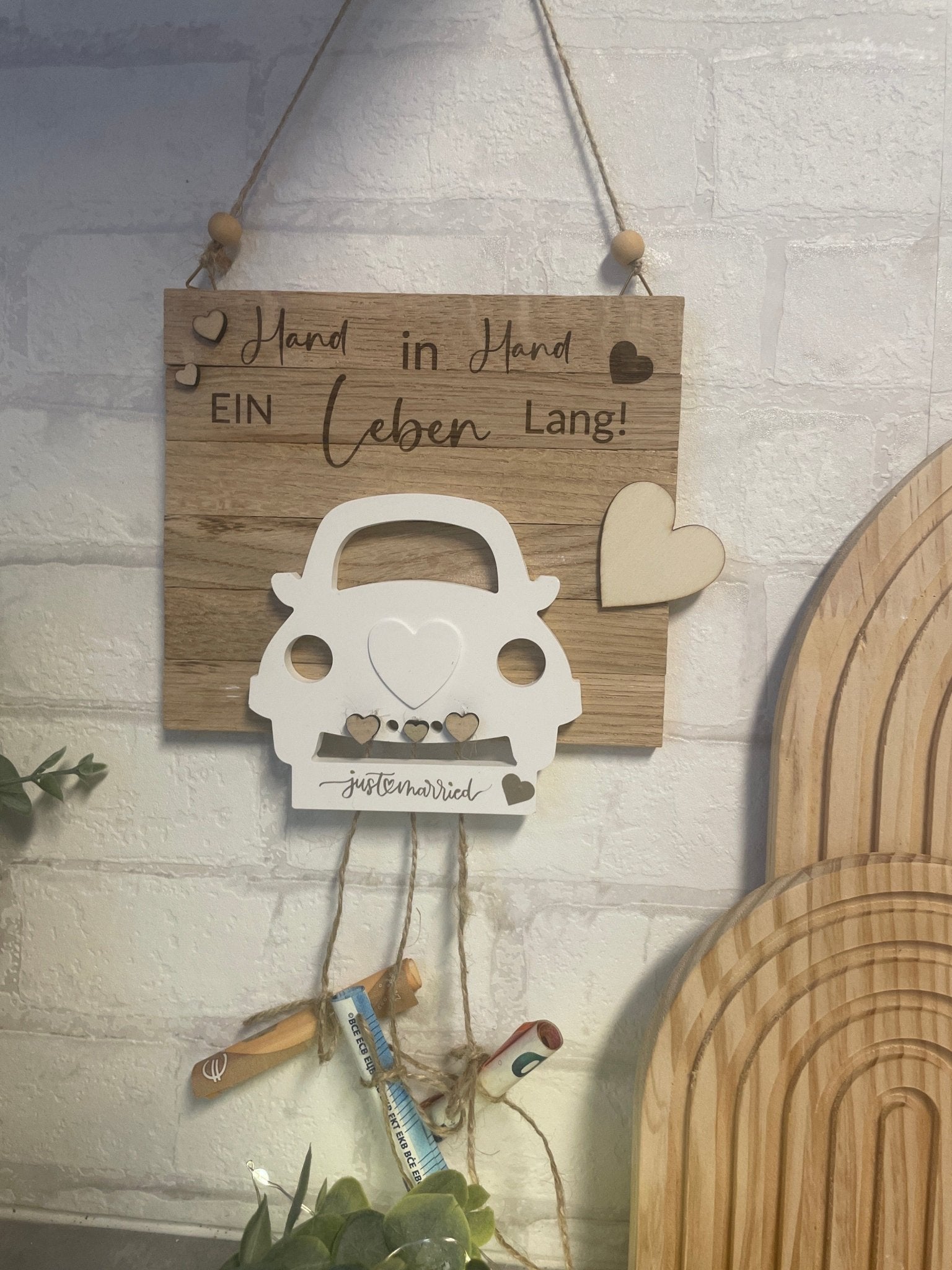 hochzeit geldgeschenke aufbewahren Hochzeitsgeschenk aus Holz – Geldgeschenk mit Auto & Brautpaar, personalisiert