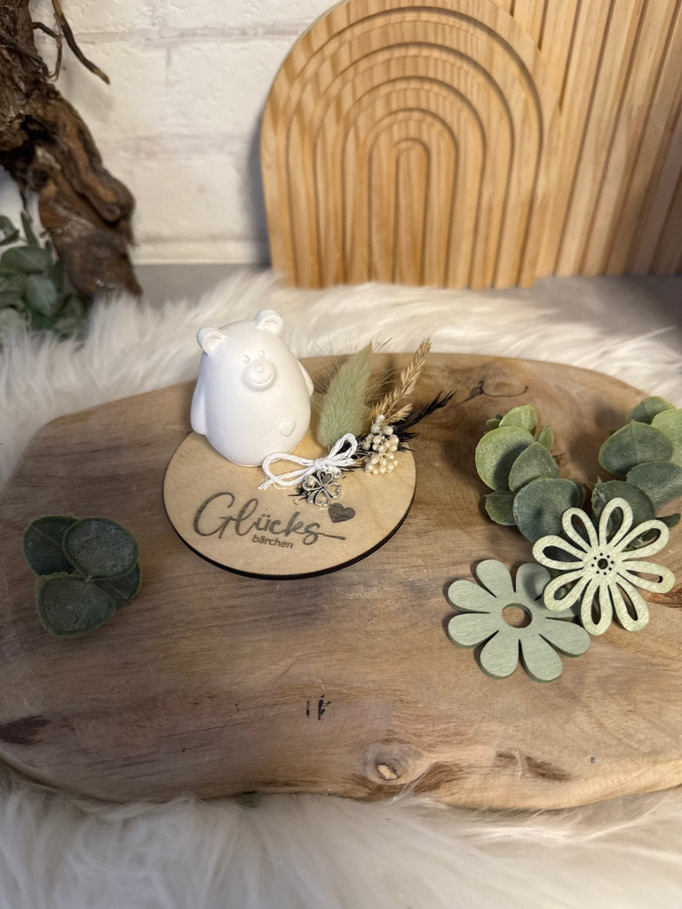 Handgemachte Dekofigur aus KERAflott & Holz – liebevoller Glücksbringer und Geschenkidee - KB Socken