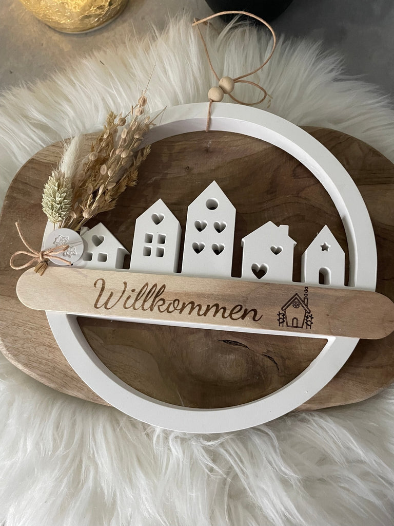 Häuserloop Skandi Deko – Türkranz aus Keraflott, Handmade Geschenk - KB Socken