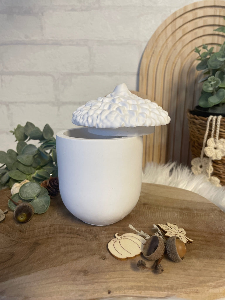 Herbstliche Deko im Keramiklook – Kürbis - Teelichthalter & Eichel - Set Weiß - KB Socken