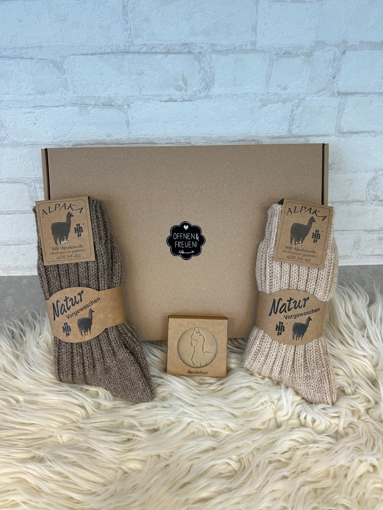 KB Socken Geschenkbox direkt zum Verschenken - Alpaka Socken und Alpaka Seife