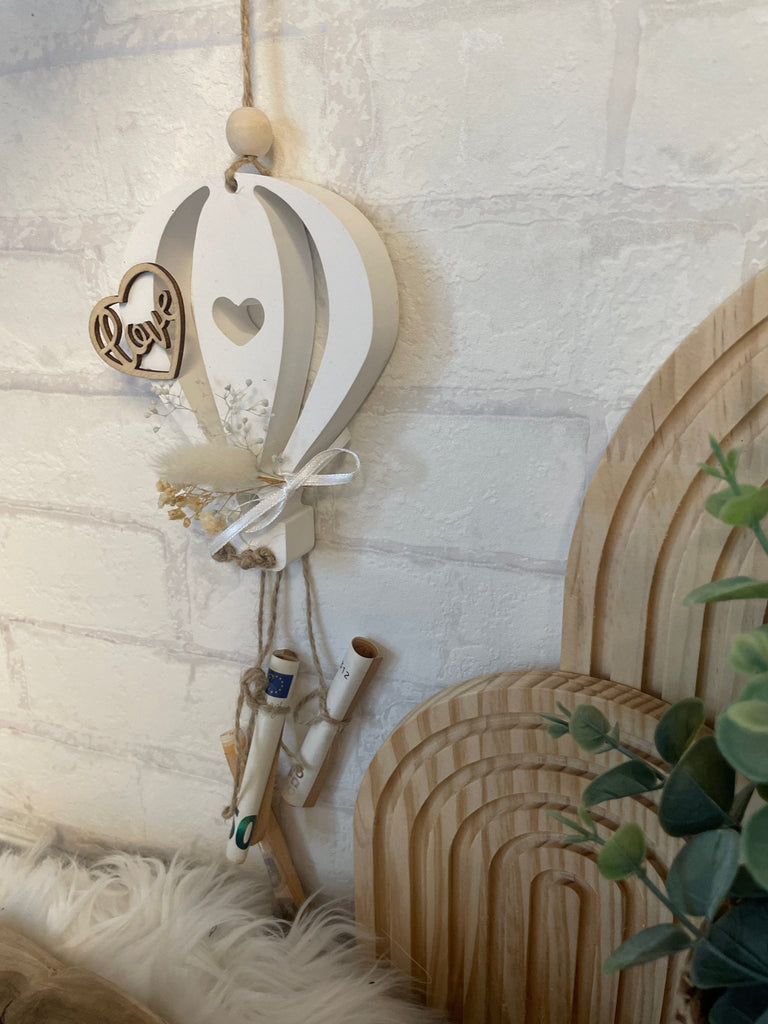 Keraflott Heißluftballon Deko – Geschenk zur Hochzeit, Geburt & Taufe - KB Socken