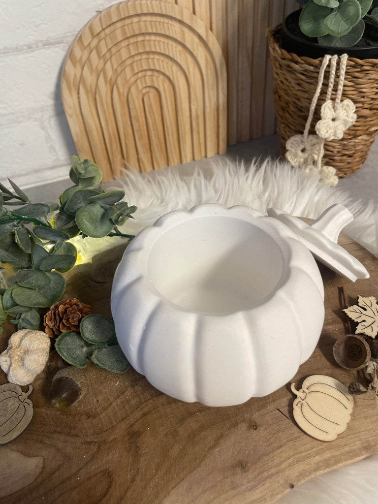 Kürbis Dose mit Trockenblumen – Herbstdeko für Tisch & Regal - KB Socken