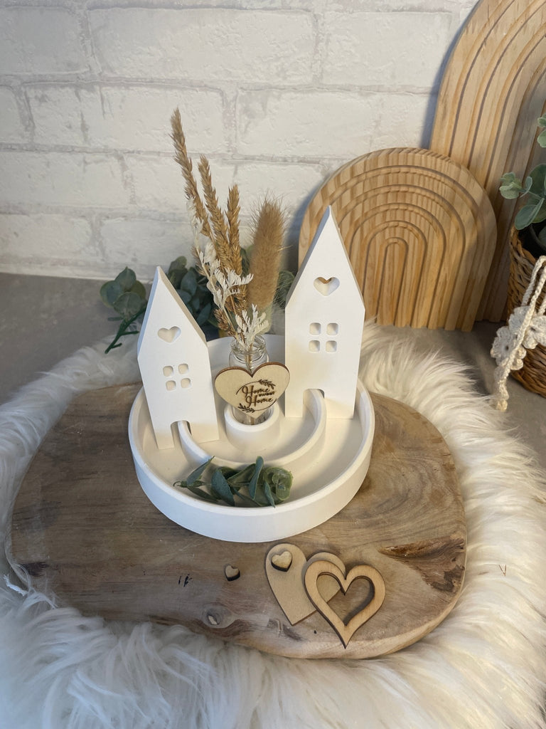 Lichthäuser Deko auf gerilltem Teller mit Reagenzglas & Blumen - KB Socken