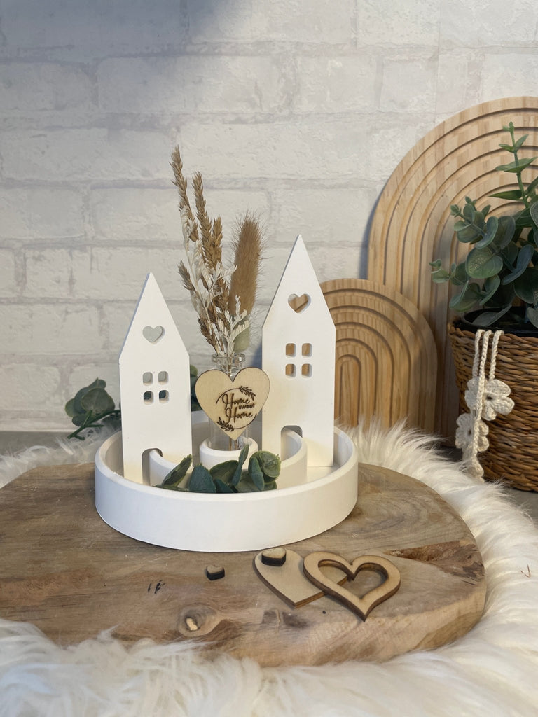 Lichthäuser Deko auf gerilltem Teller mit Reagenzglas & Blumen - KB Socken