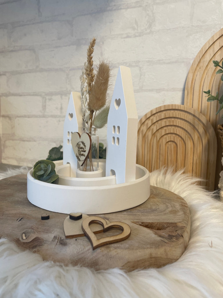 Lichthäuser Deko auf gerilltem Teller mit Reagenzglas & Blumen - KB Socken