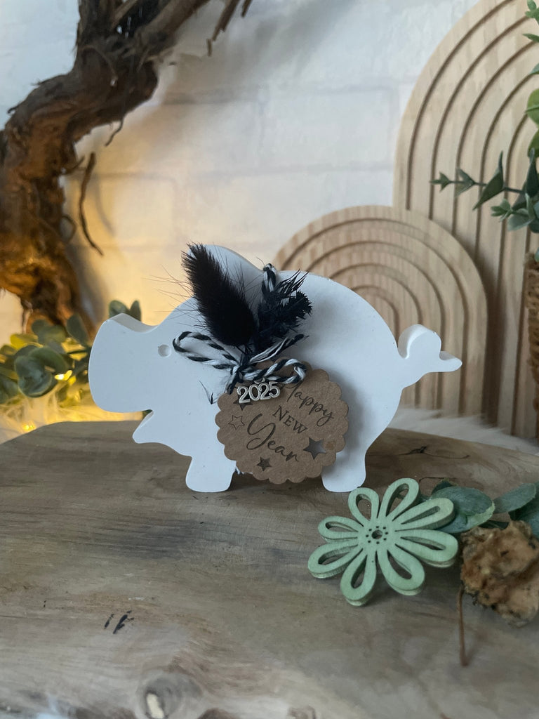 Personalisiertes Glücksschwein aus Keraflott – Viel Glück & Happy New Year - KB Socken