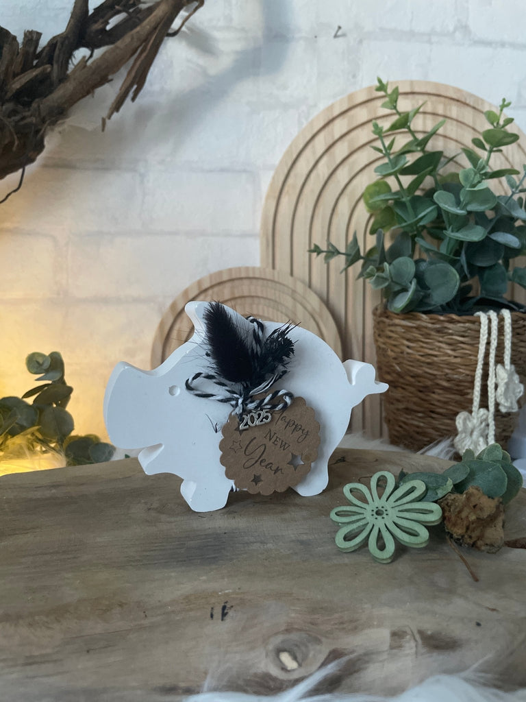 Personalisiertes Glücksschwein aus Keraflott – Viel Glück & Happy New Year - KB Socken