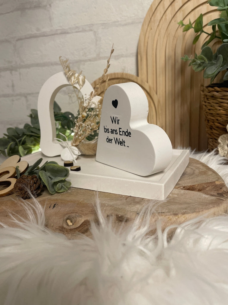 Personalisiertes Herz auf Tablett – Geschenk zur Hochzeit & Verlobung - KB Socken