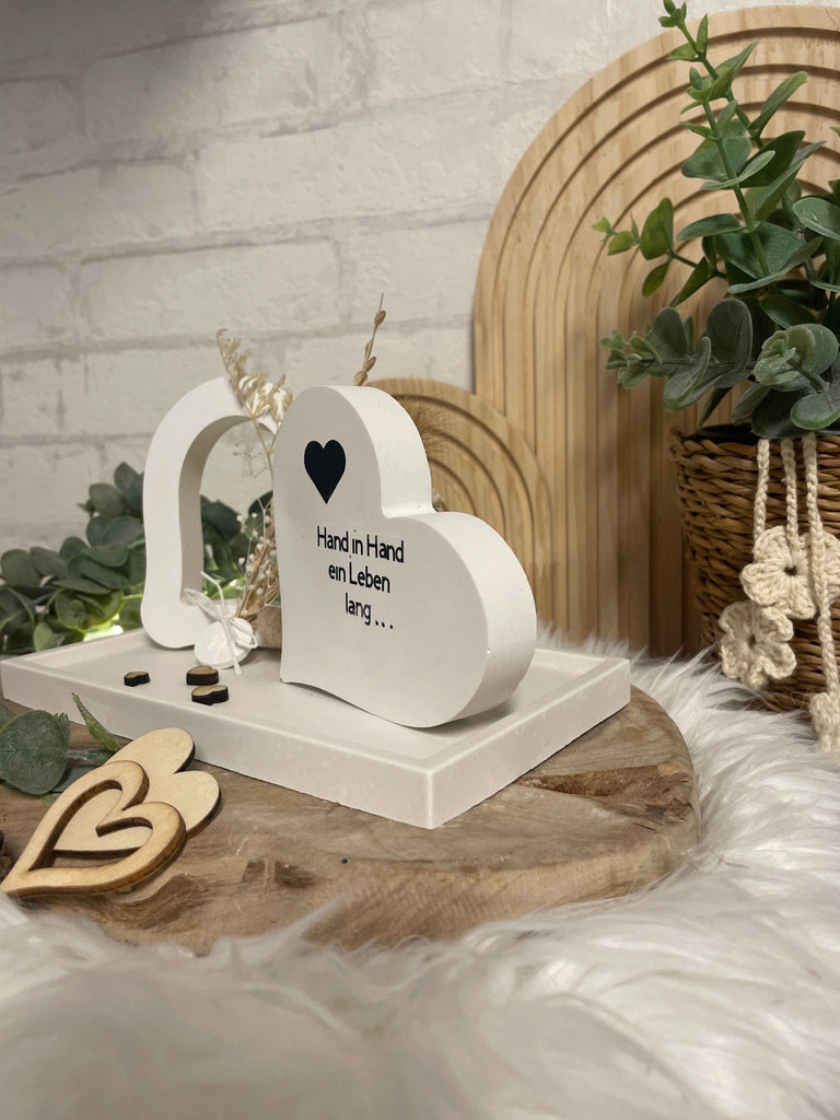 Personalisiertes Herz auf Tablett – Geschenk zur Hochzeit & Verlobung - KB Socken