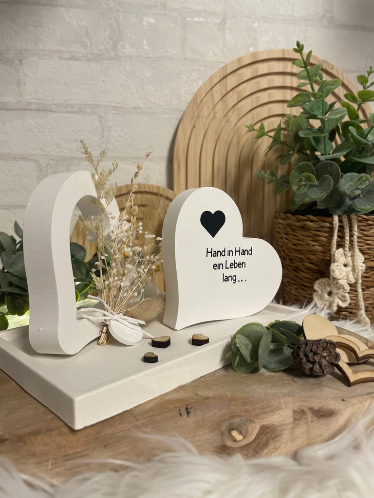 Personalisiertes Herz auf Tablett – Geschenk zur Hochzeit & Verlobung - KB Socken