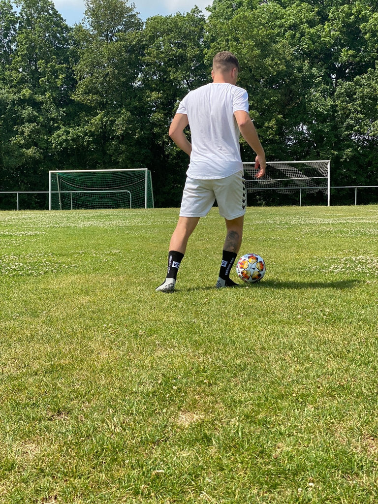 Rutschfeste Fußballsocken mit gummierten Noppen 2 Paar - KB Socken