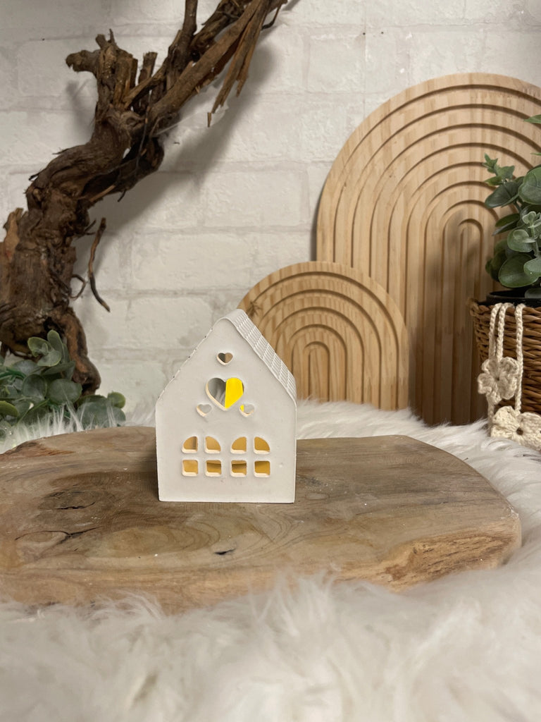 Skandinavische Deko Häuser mit Trockenblumen – Handgemachtes Boho Geschenk für Wohnzimmer & Fensterbank - KB Socken