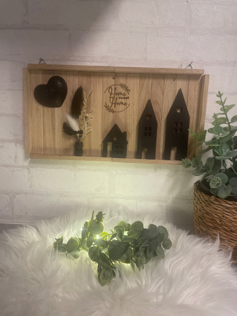 Skandinavische Wanddeko aus Holz – Häuser, Herz & Home - Schild - KB Socken