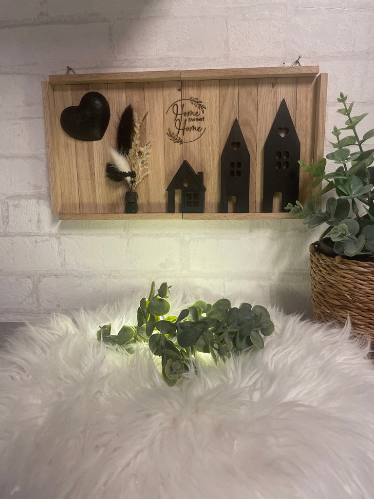 Skandinavische Wanddeko aus Holz – Häuser, Herz & Home - Schild - KB Socken