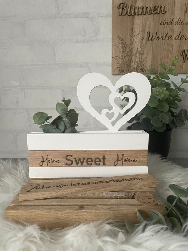 Weiße Sockelleiste mit Einschieber – personalisierbare Wohnungsdeko - KB Socken