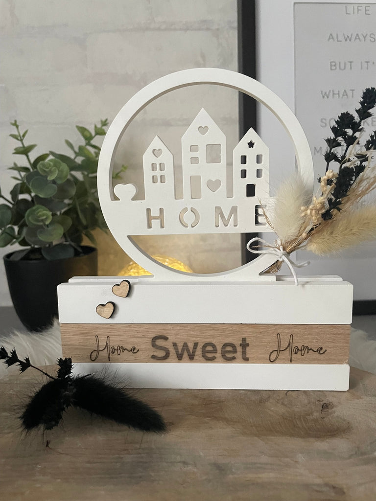 Weiße Sockelleiste mit Einschieber – personalisierbare Wohnungsdeko - KB Socken