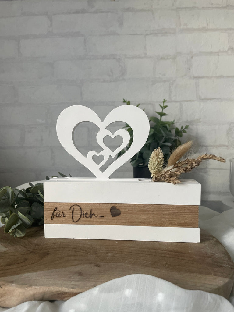 Weiße Sockelleiste mit Einschieber – personalisierbare Wohnungsdeko - KB Socken